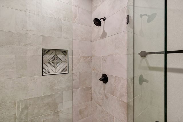 805 Branding Iron Trail, Granbury, TX 76049