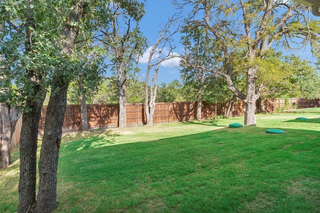 805 Branding Iron Trail, Granbury, TX 76049