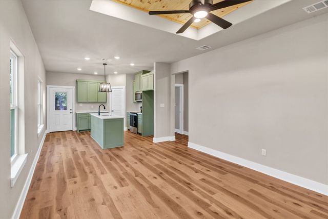 805 Branding Iron Trail, Granbury, TX 76049