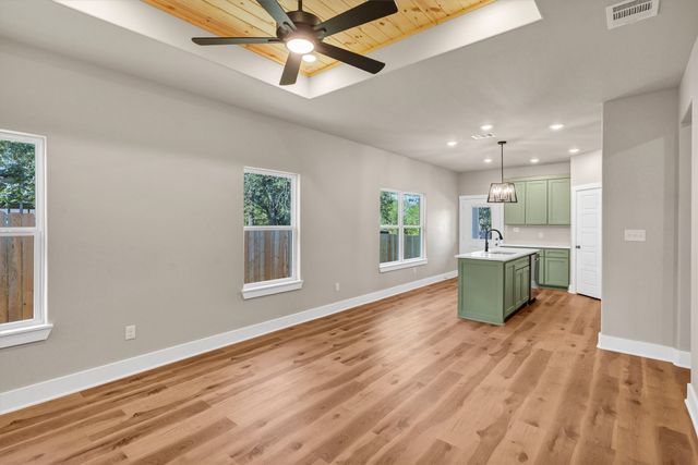 805 Branding Iron Trail, Granbury, TX 76049