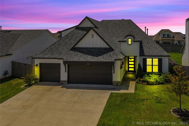 528 E 126th Street S, Jenks, OK 74037