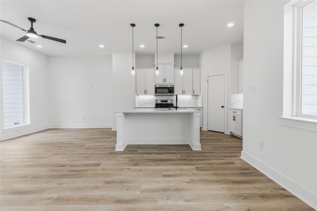 812 Elkhart Street B, Houston, TX 77091