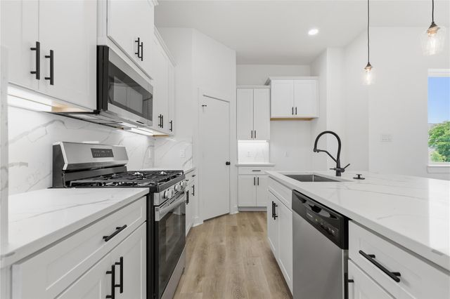 812 Elkhart Street B, Houston, TX 77091
