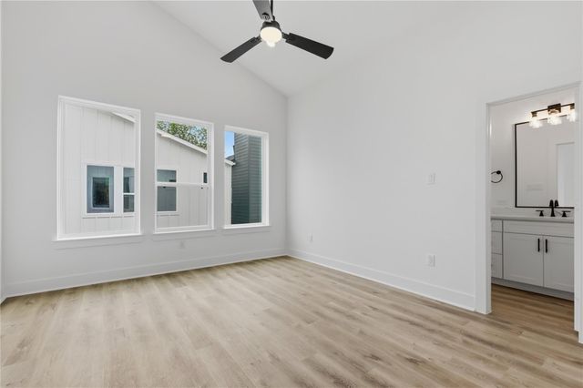 812 Elkhart Street B, Houston, TX 77091