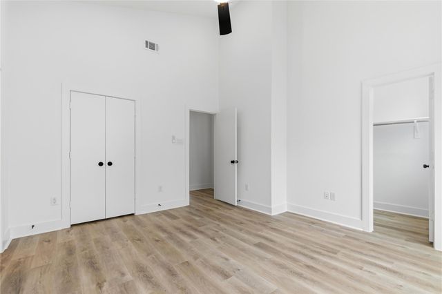 812 Elkhart Street B, Houston, TX 77091