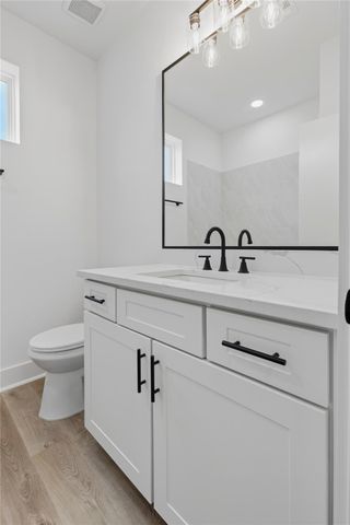 812 Elkhart Street B, Houston, TX 77091