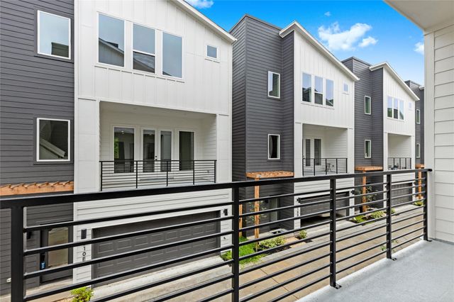 812 Elkhart Street B, Houston, TX 77091