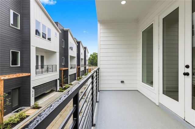 812 Elkhart Street B, Houston, TX 77091