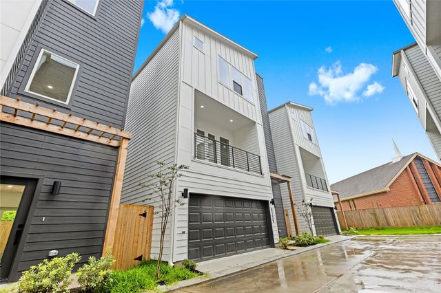 812 Elkhart Street B, Houston, TX 77091