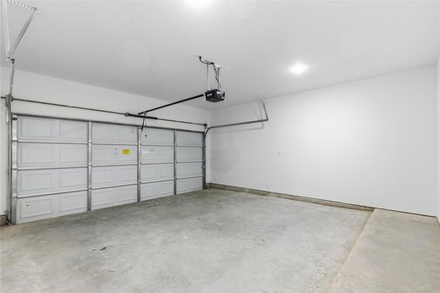 812 Elkhart Street B, Houston, TX 77091