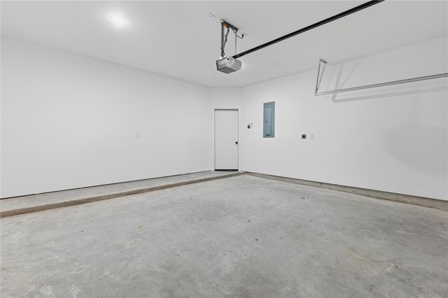 812 Elkhart Street B, Houston, TX 77091