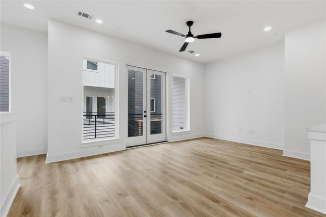 812 Elkhart Street B, Houston, TX 77091