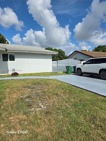 16884 SW 109th Court, Miami, FL 33157