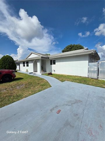 16884 SW 109th Court, Miami, FL 33157