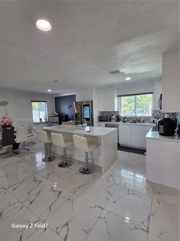 16884 SW 109th Court, Miami, FL 33157