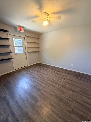6131 LAKE VICTORIA ST, San Antonio, TX 78222