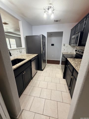 6131 LAKE VICTORIA ST, San Antonio, TX 78222