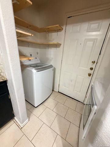 6131 LAKE VICTORIA ST, San Antonio, TX 78222