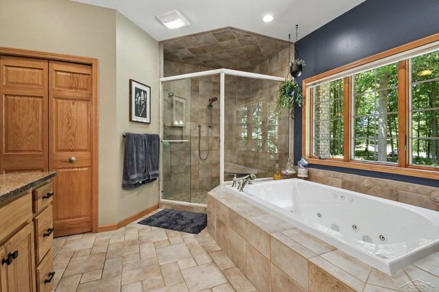 2628 Brownwood Trail, Midland, MI 48642