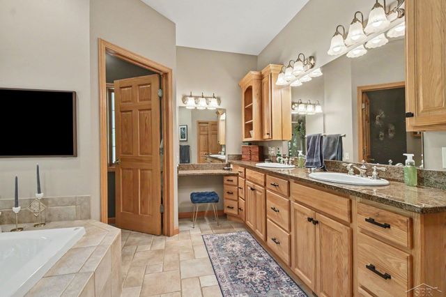 2628 Brownwood Trail, Midland, MI 48642