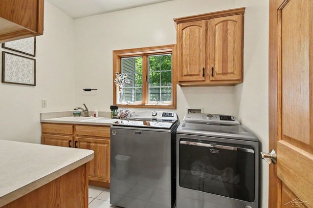 2628 Brownwood Trail, Midland, MI 48642