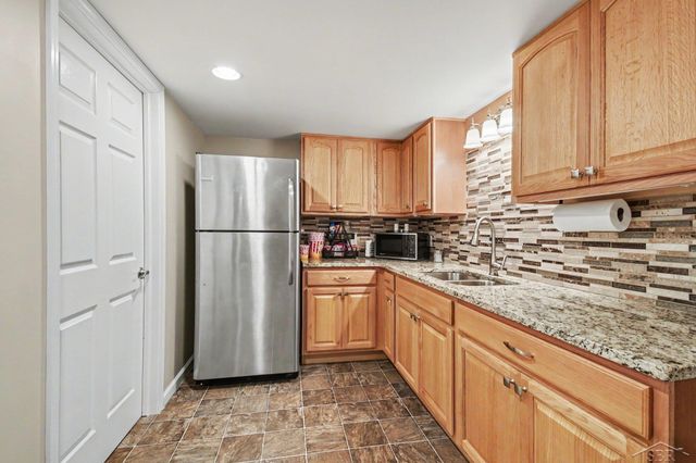2628 Brownwood Trail, Midland, MI 48642