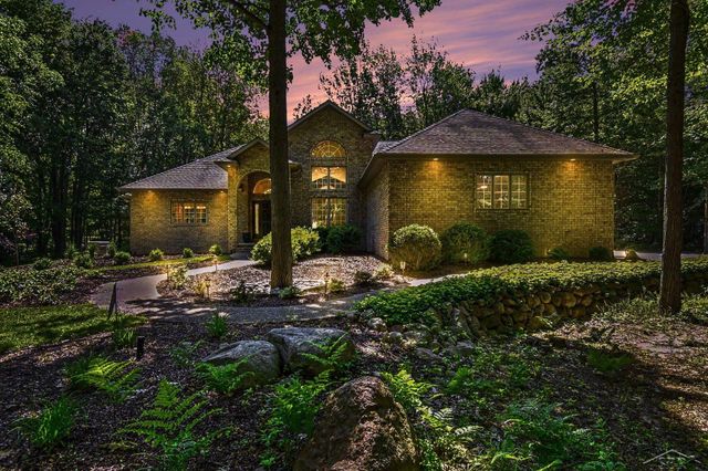 2628 Brownwood Trail, Midland, MI 48642