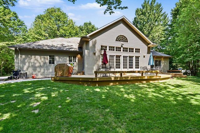 2628 Brownwood Trail, Midland, MI 48642