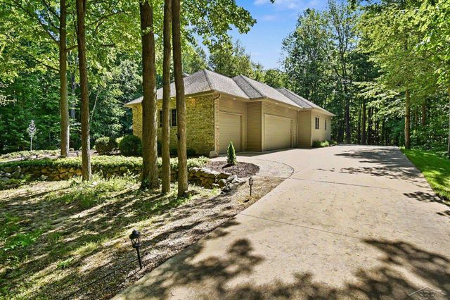 2628 Brownwood Trail, Midland, MI 48642
