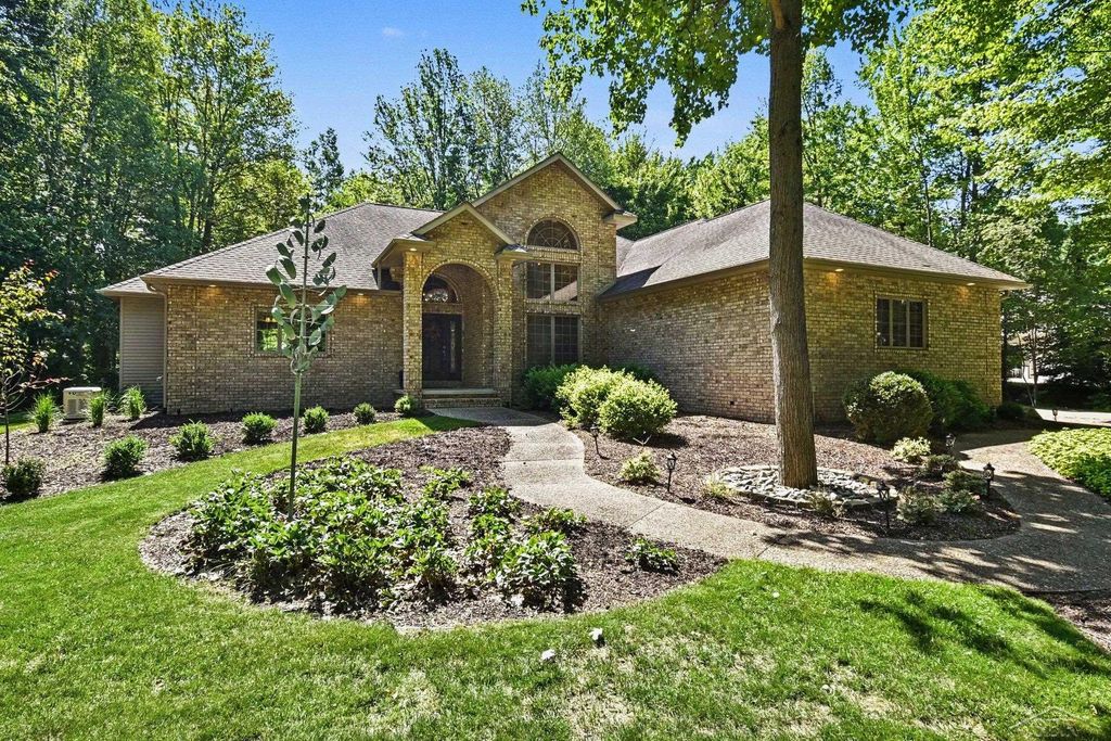 2628 Brownwood Trail, Midland, MI 48642