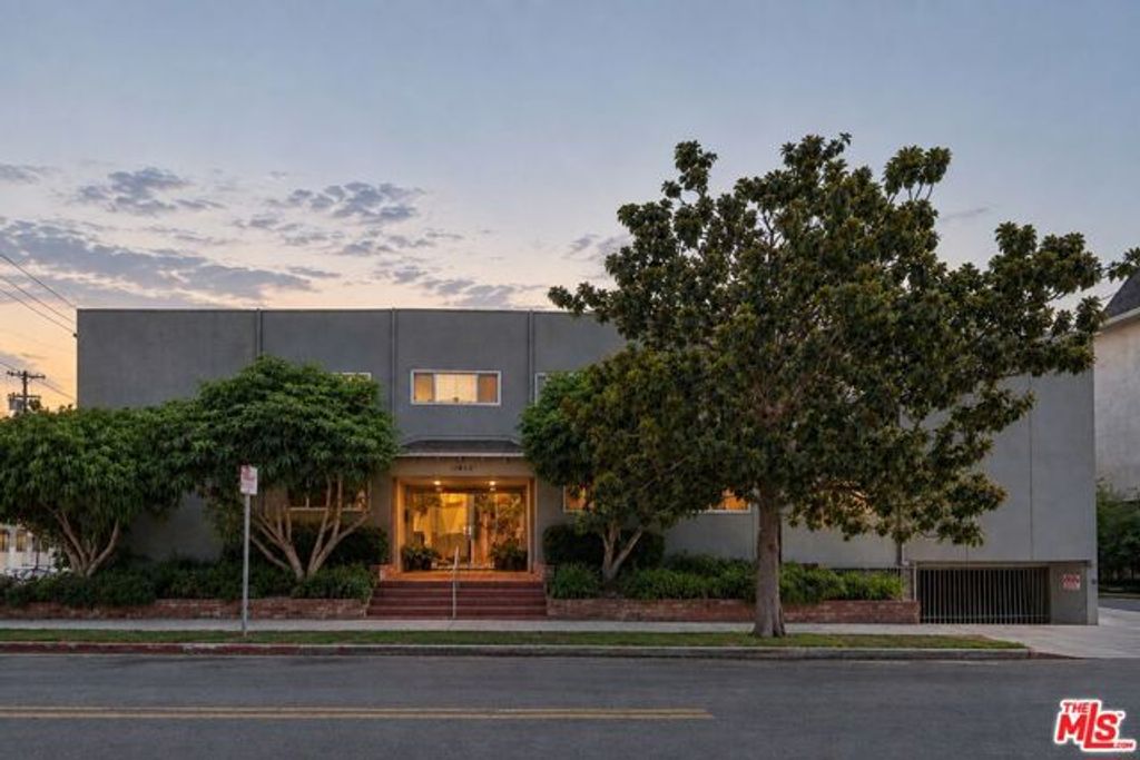 10600 Eastborne Avenue 9, Los Angeles, CA 90024