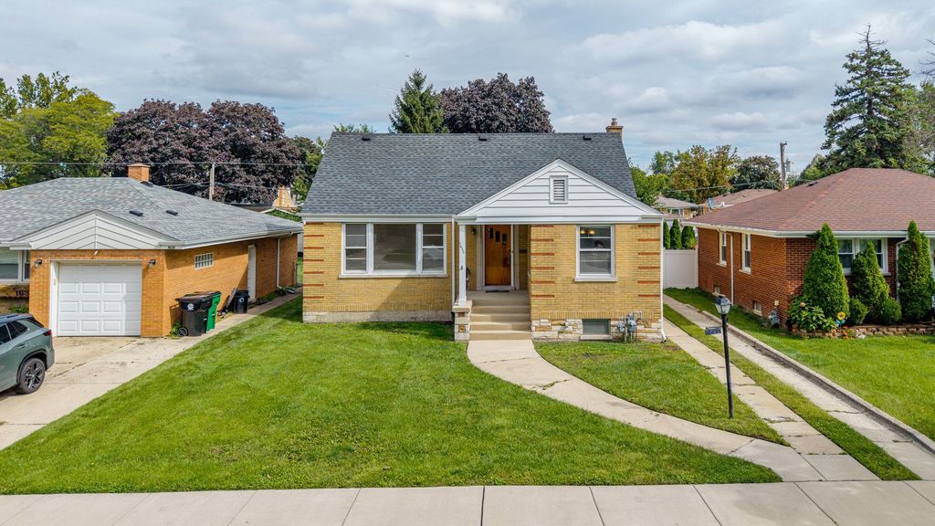 1635 Downing Avenue, Westchester, IL 60154