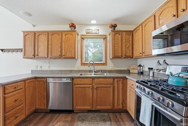 4223 Three Oaks Drive, Fort Wayne, IN 46809