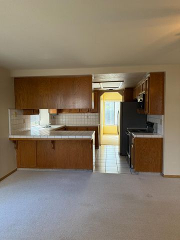 2056 Elwin Way, Modesto, CA 95350