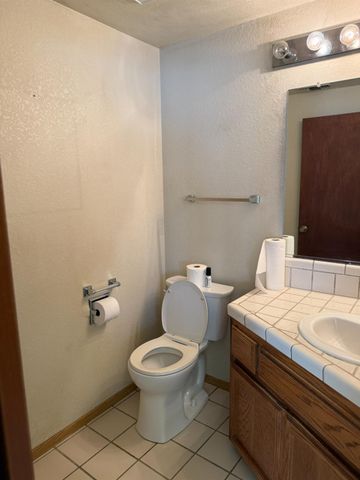 2056 Elwin Way, Modesto, CA 95350