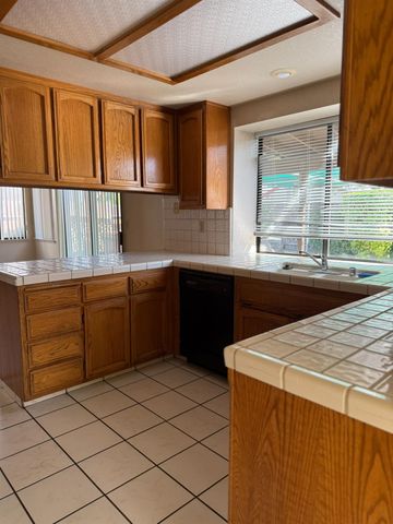 2056 Elwin Way, Modesto, CA 95350