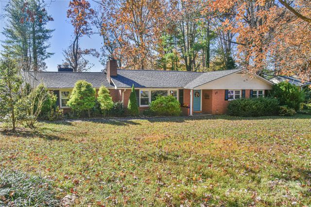 26 Bevlyn Drive, Asheville, NC 28803