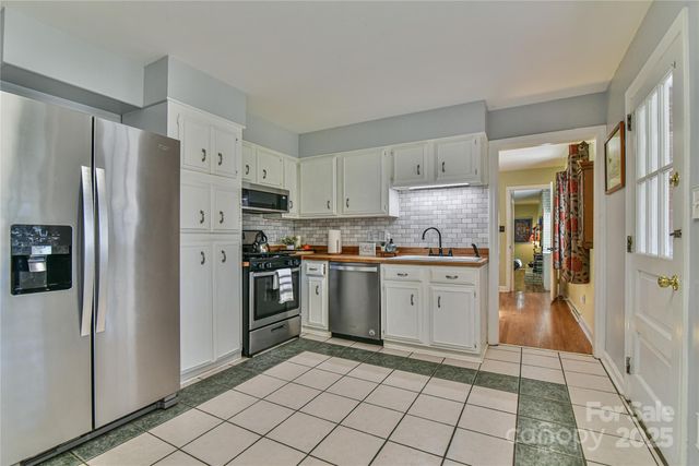 26 Bevlyn Drive, Asheville, NC 28803