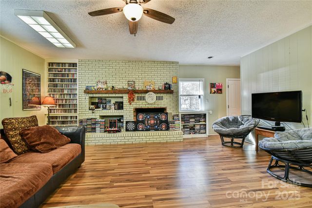 26 Bevlyn Drive, Asheville, NC 28803