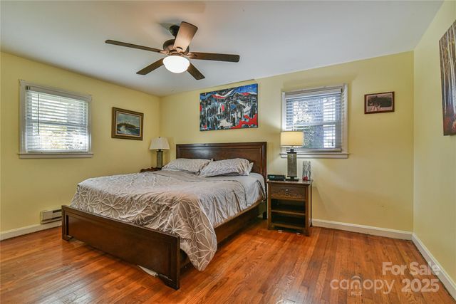 26 Bevlyn Drive, Asheville, NC 28803