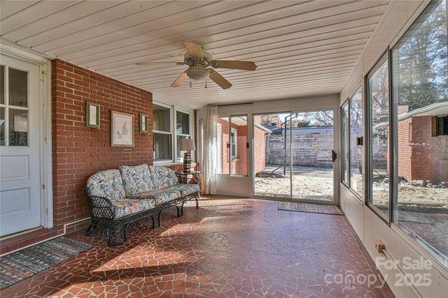 26 Bevlyn Drive, Asheville, NC 28803