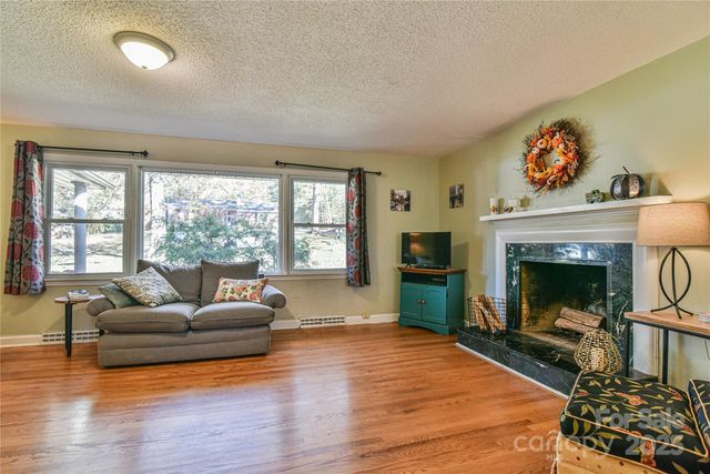 26 Bevlyn Drive, Asheville, NC 28803