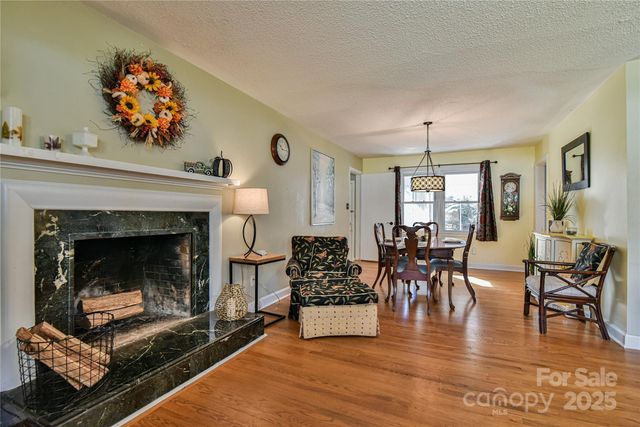 26 Bevlyn Drive, Asheville, NC 28803