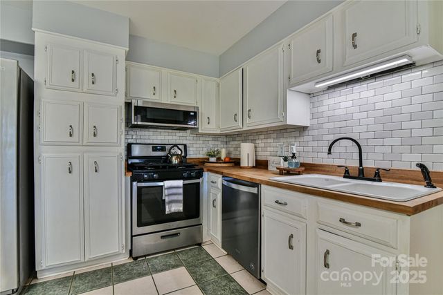 26 Bevlyn Drive, Asheville, NC 28803