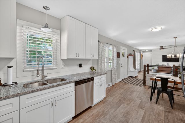 618 SE Lawrence Drive, Ankeny, IA 50021