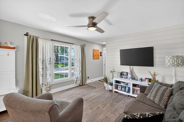 618 SE Lawrence Drive, Ankeny, IA 50021