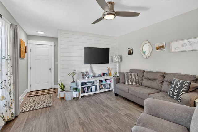 618 SE Lawrence Drive, Ankeny, IA 50021