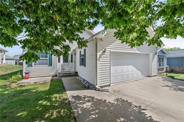 12211 N Pomona Avenue, Kansas City, MO 64163