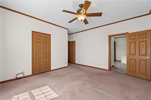 12211 N Pomona Avenue, Kansas City, MO 64163