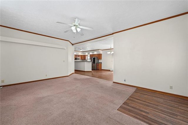 12211 N Pomona Avenue, Kansas City, MO 64163